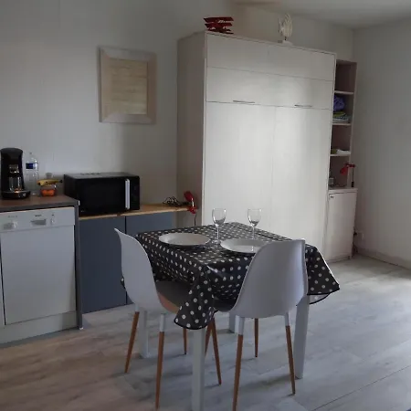 Apartment Pour 2, Lumineux, 300m De La Plage, Vue Sur La La Gueriniere